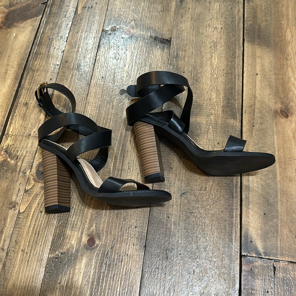 Lulus - Picture 2 of 4